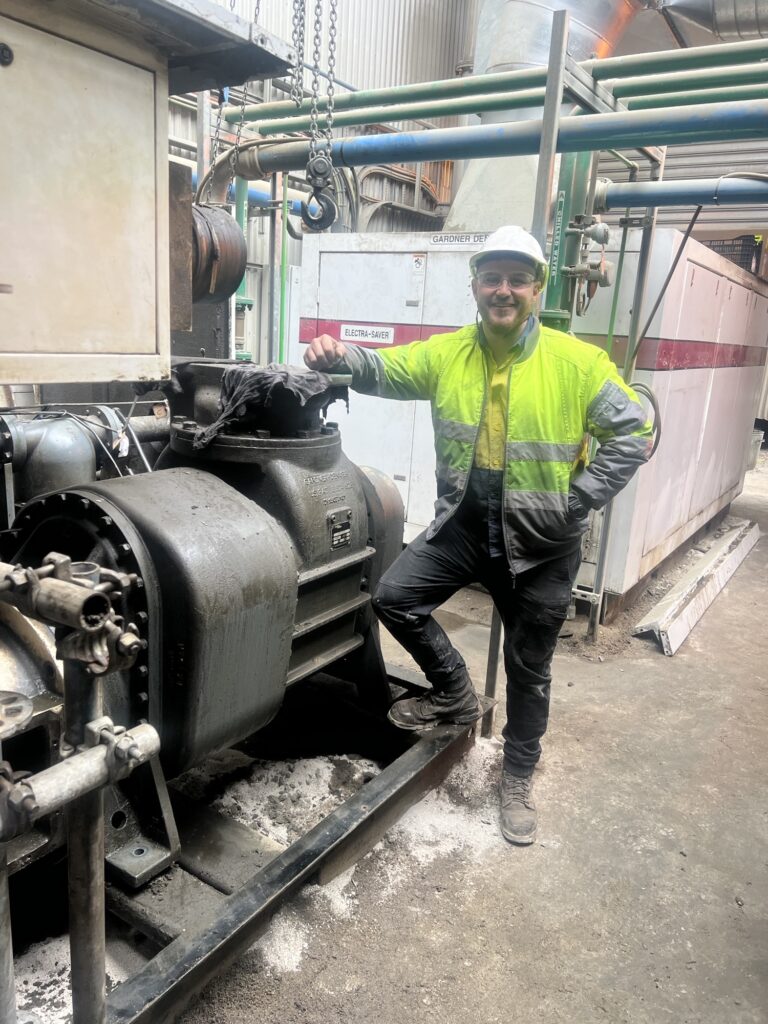 Adelaide Brighton Cement Sav 500 air end replacement with Brian Compressed Air Analysis 6 MCA technician onsite